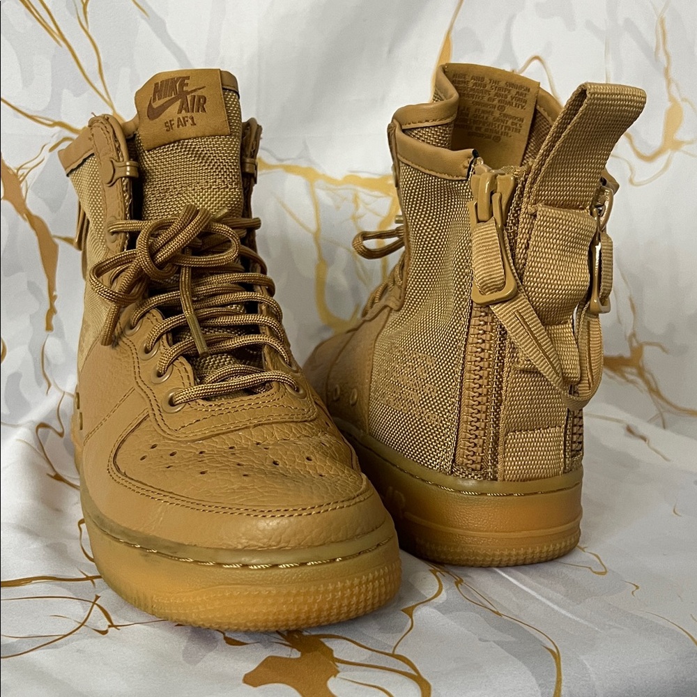 Nike Women's Sneakers in Tan